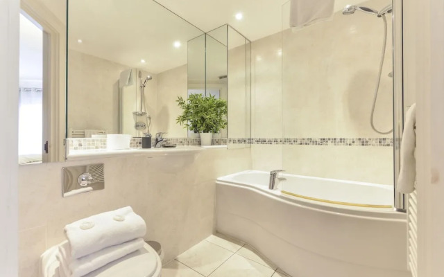 Tower Bridge City Apartments