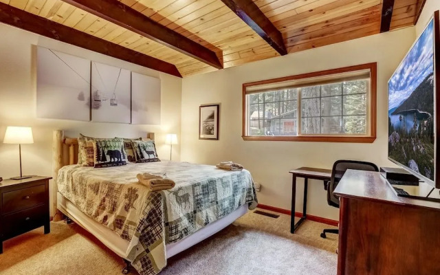 Lone Pine Lodge