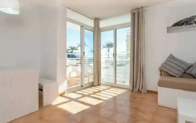 Neighbours Beach Apartments