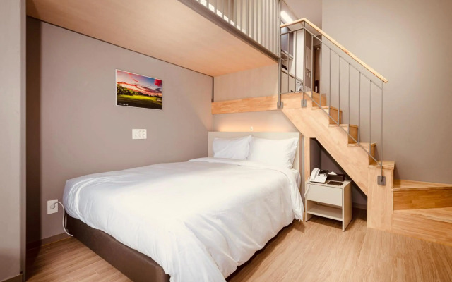 Sollago Myeongdong Hotel & Residence