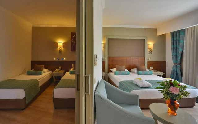 Side Crown Palace Ultra All Inclusive
