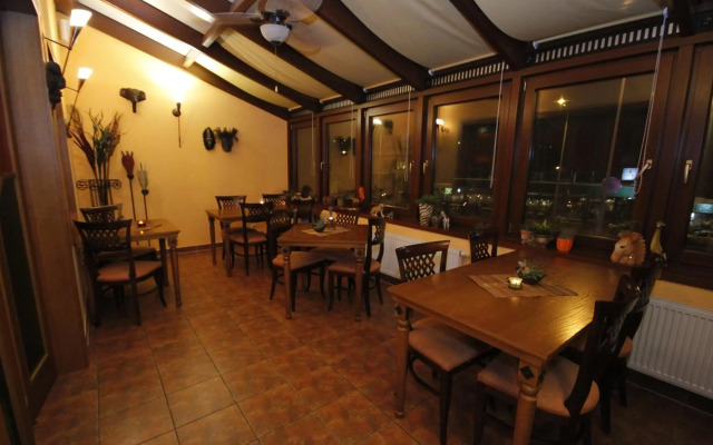 Max Inn Hotel