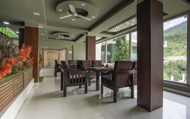 Oyo 19141 Diamond Vaishali