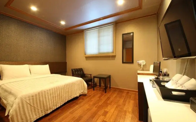 Nonhyeon Cozy Hotel