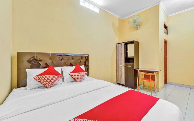 OYO 90768 Endrayanti Inn Syariah