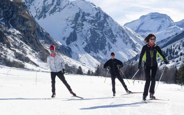 Apartment Renard 140m2 - 5-6 rooms - Living room with fireplace