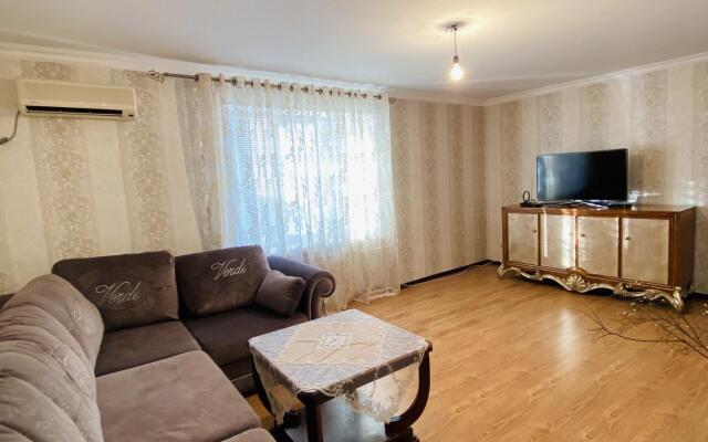 Апартаменты на улице М. Халилова 10