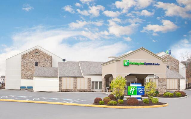 Holiday Inn Express Hotel & Suites Pittsburgh Airport, an IHG Hotel