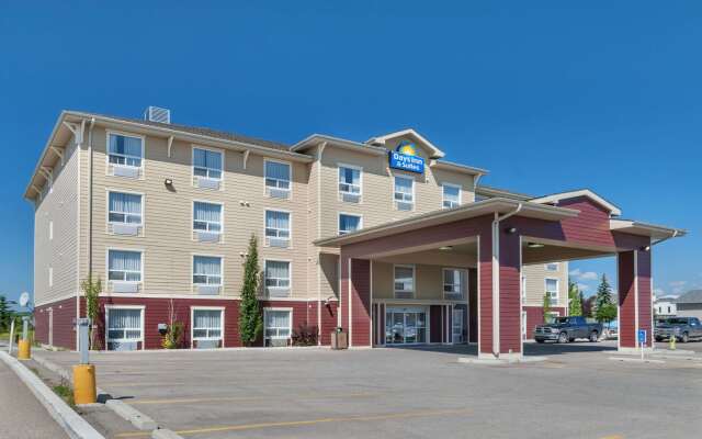 Days Inn & Suites by Wyndham Cochrane