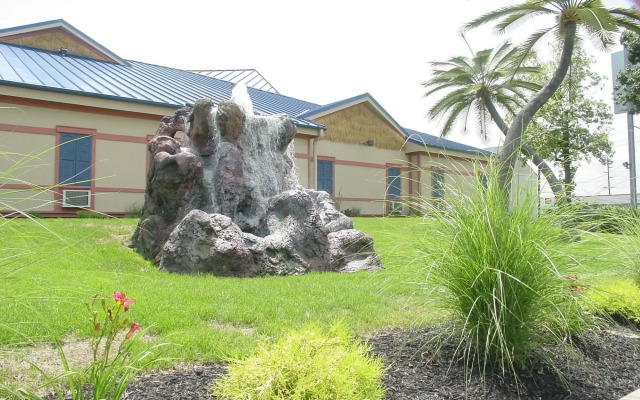 Wildwood Inn Tropical Dome & Theme Suites