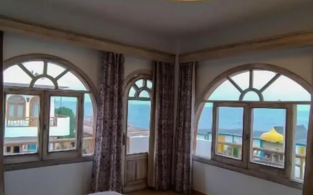 Shams Hotel & Dive Centre