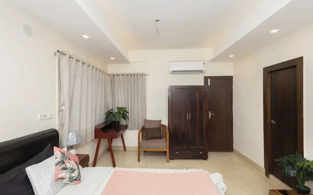 Lakeside Suites