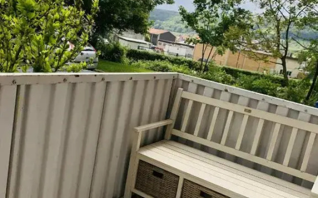 Drei Zimmer Apartment am Rhein