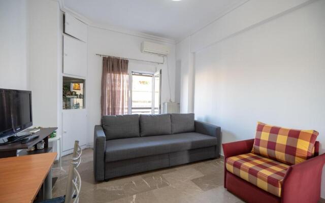Dimotiko Theatro metro st. 1 bedroom 4 pers. flat