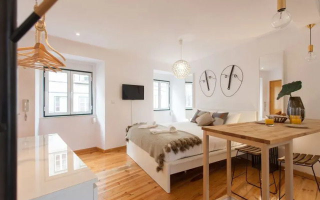 Moniz Studio by Lu Holiday