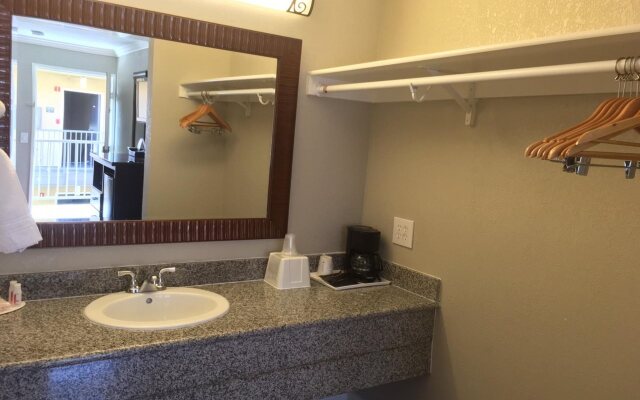 Elev8 Hotel Los Angeles LAX