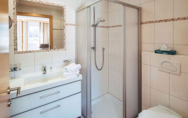 Apartment Ladis Fiss 28402