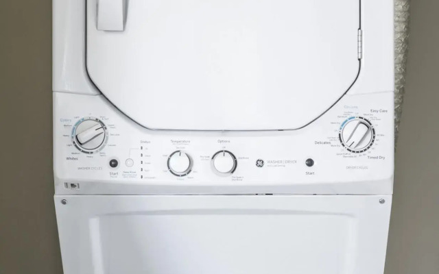 Alexandria Alluring 2BD 2BA Apartment