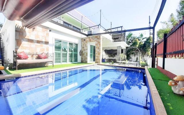 Ponly Pool Villa Huahin 4 Bedroom With BBQ Facilities & Karaoke For 8-18 Pax