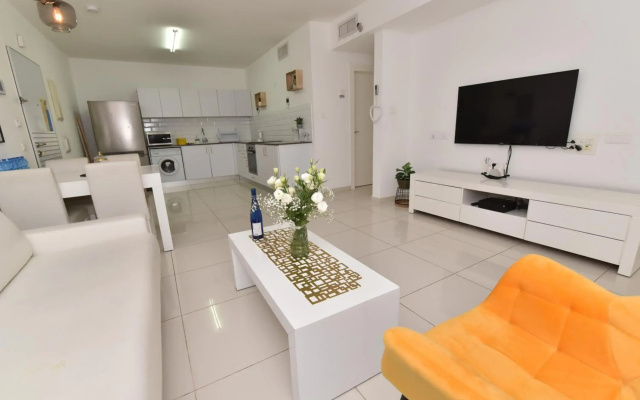 דירת גן דלוקס-Deluxe Garden Apartment by CRWON