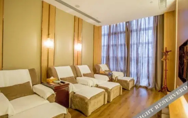 Sanfangxiang Jinling Hotel