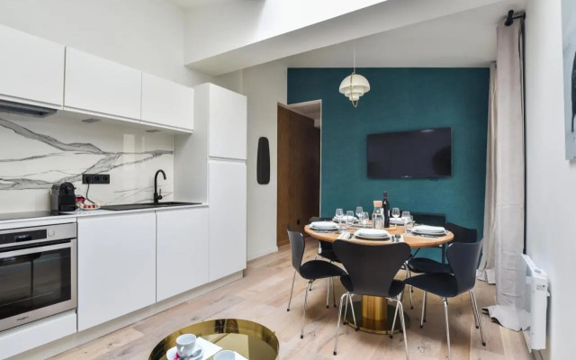 141-Suite Klein, townhouse style APT, Marais, Paris