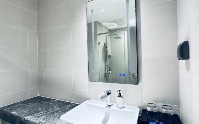 Homeinn Selected Hotel (Hengshui Railway Station Central Street)