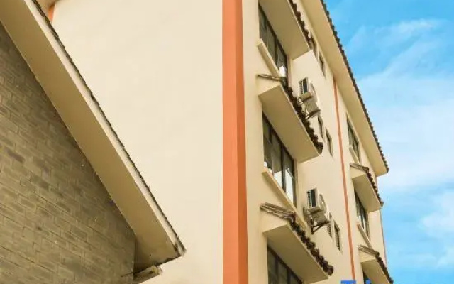 Rongshe Homestay (Daijia Alley)
