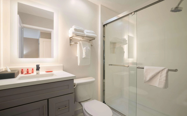 SureStay Plus By Best Western Upland Ontario North