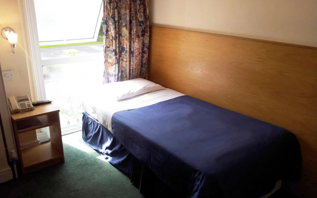 West Cromwell Hotel