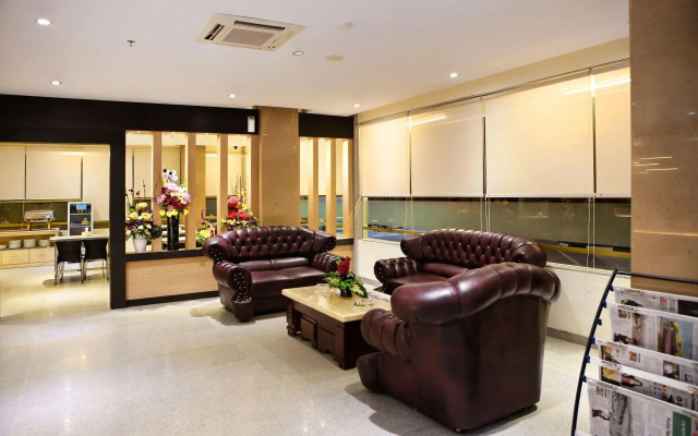 OYO 775 Aviari Hotel