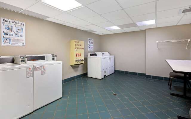 La Quinta Inn & Suites by Wyndham Macon