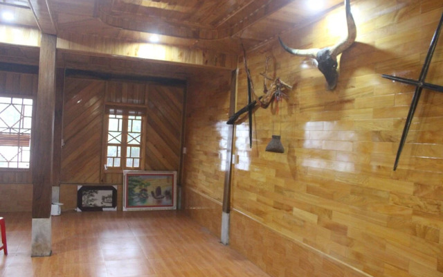 H'mong Home Mountain View