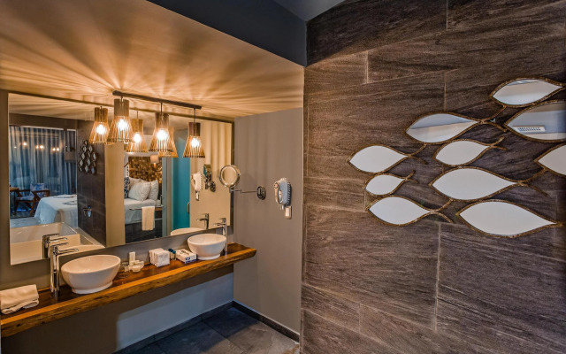 Mia Bacalar Luxury Resort & Spa