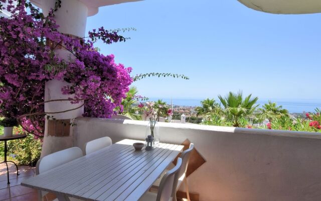 Luxury Apartment With Breathtaking Sea View Surrounded By Palm Trees