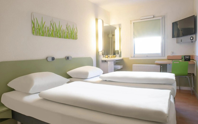 B&B HOTEL Rostock-Broderstorf