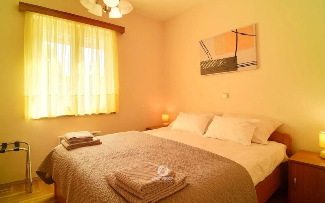 Comfortable Home With Private Covered Balcony