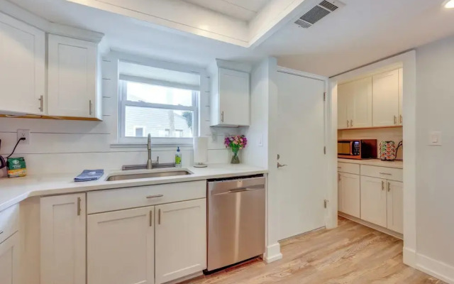 Private Balcony w/ Water Views: Welaka Condo!