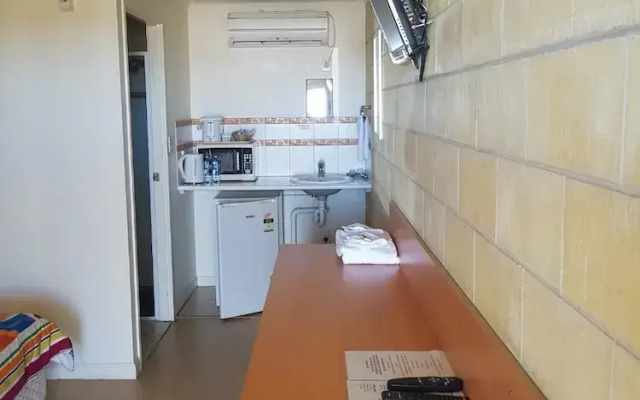 A Country View Motel - Ilbilbie