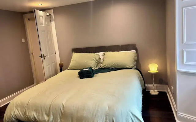 Lovely Quiet Flat Near Centre