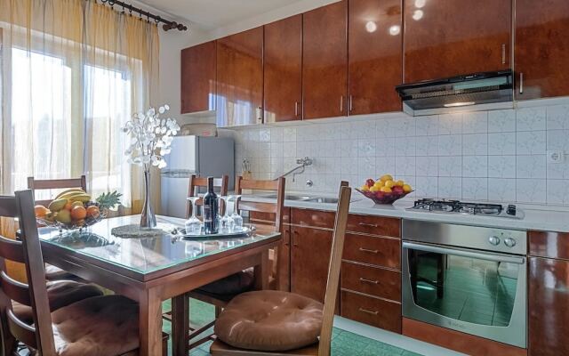 Apartment in Dalmatia near Sea