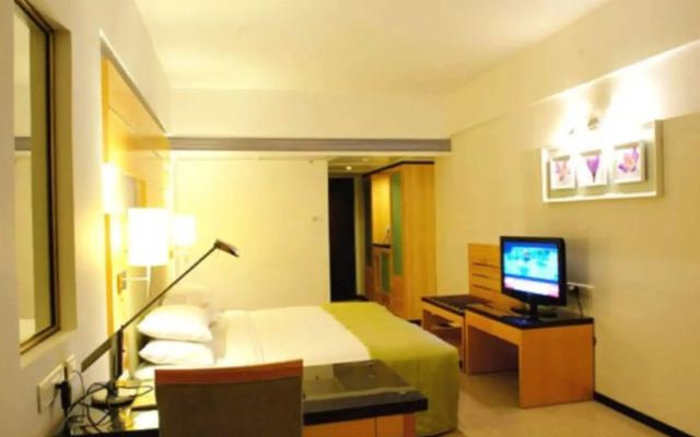 Peninsula Grand Hotel