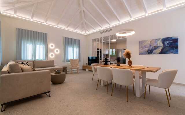 Pnoe Luxury Villa