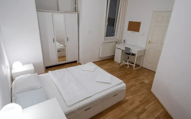 Lie On Me Lazy Simon