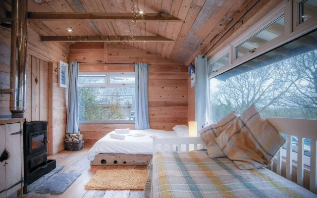 The Hygge Hut - 1 Bed - Freshwest Beach Retreat