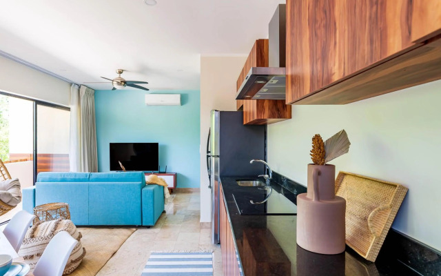 Ultra Luxury Condo, Rooftop Pool and HIGH SECURITY, Viva Residence