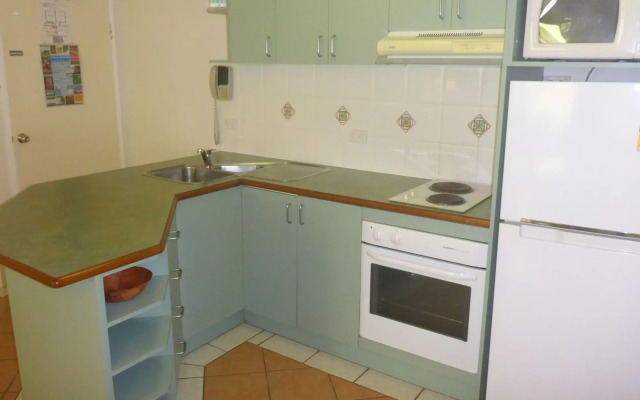 Palm Cove Tropic Apartments