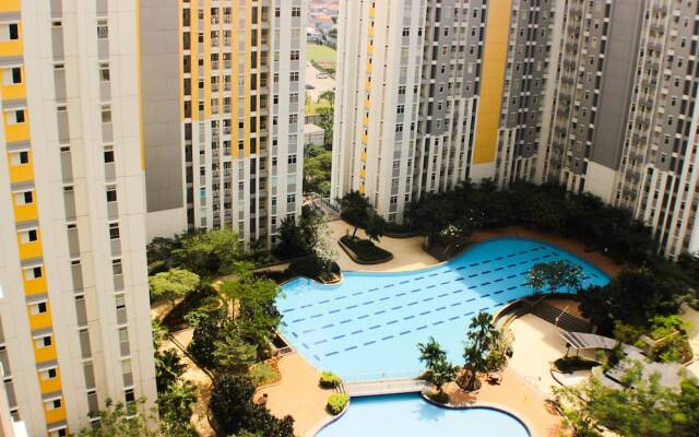 Warm And Tranquil 2Br At Springlake Summarecon Bekasi Apartment