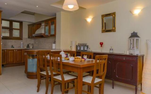 Lydia's Maisonette