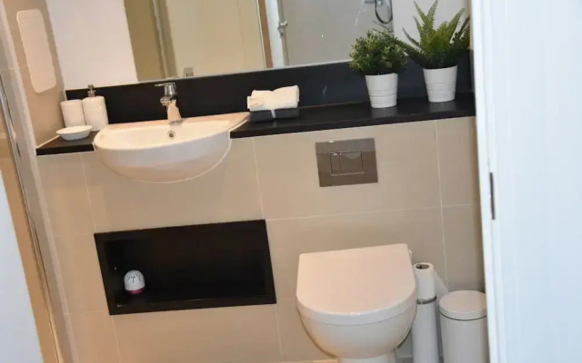 Greenwich 2 bed Apartment, Great for a Family!